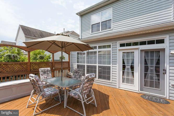 18274 Maple Spring Court Leesburg, VA 20176 - Photo 22 of 30 Exterior (Rear)
