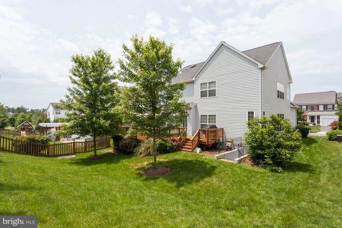 18274 Maple Spring Court Leesburg, VA 20176 - Photo 24 of 30 Exterior (Rear)