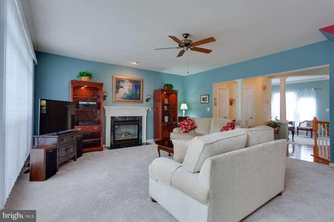 18274 Maple Spring Court Leesburg, VA 20176 - Photo 8 of 30 Family Room