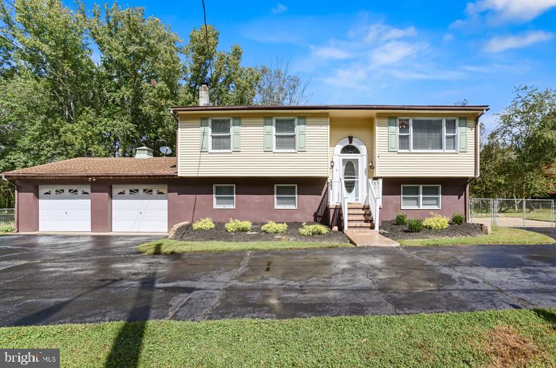 461 Lewistown Road Columbus, NJ 08022 - Photo 1 of 35