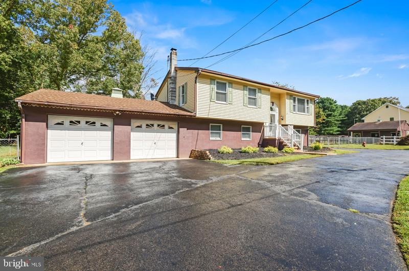 461 Lewistown Road Columbus, NJ 08022 - Photo 2 of 35