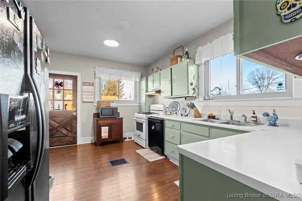 $250,000 | 2221 McLean Avenue, New Albany, IN 47150