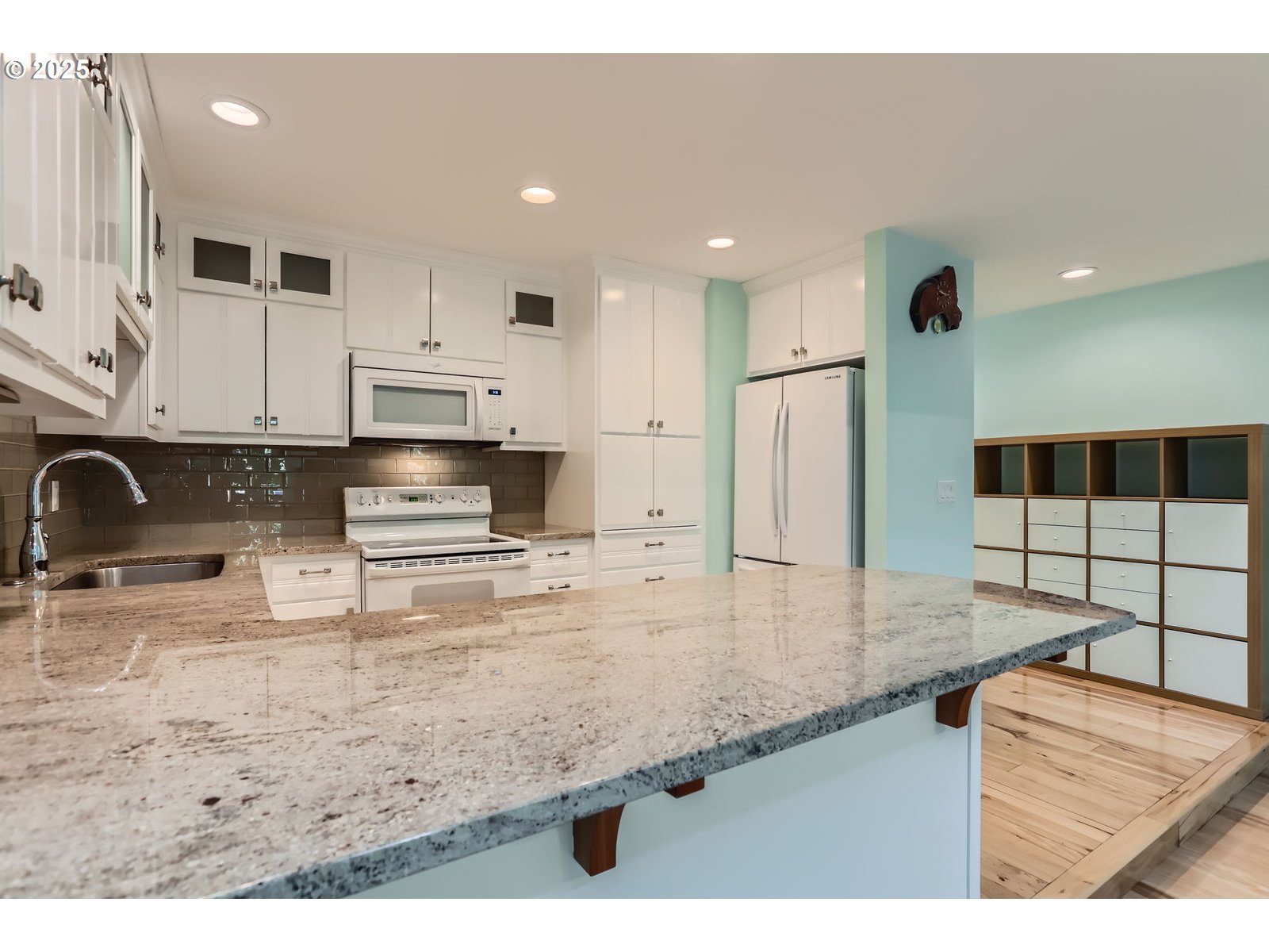 4570 Southwest Comus Place, Unit 8D Portland, OR 97219 - Photo 11 of 29 Gallery Image 11