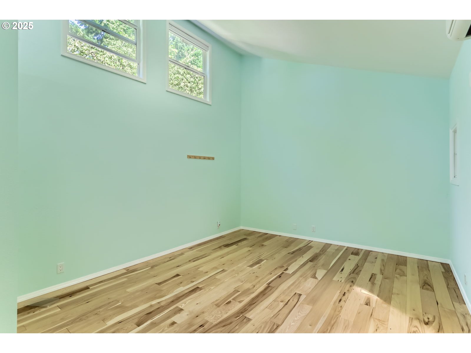 4570 Southwest Comus Place, Unit 8D Portland, OR 97219 - Photo 16 of 29 Gallery Image 16