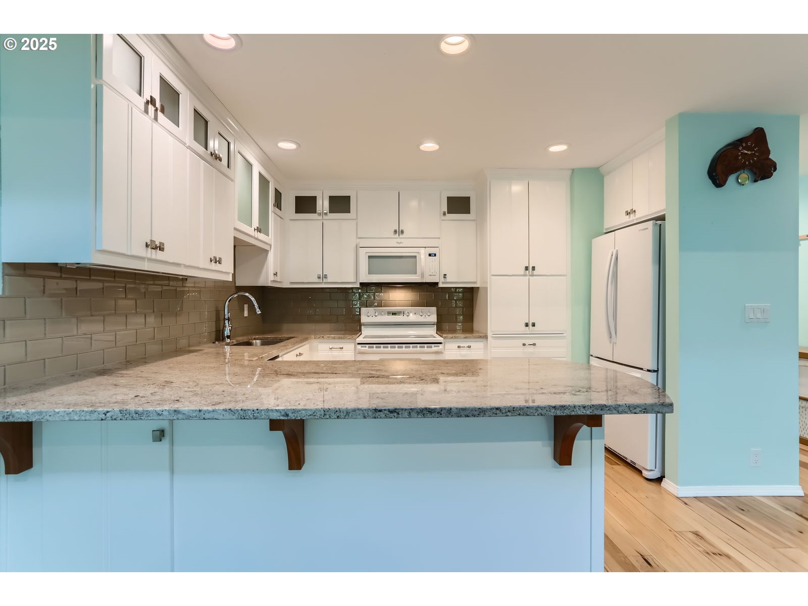 4570 Southwest Comus Place, Unit 8D Portland, OR 97219 - Photo 10 of 29 Gallery Image 10
