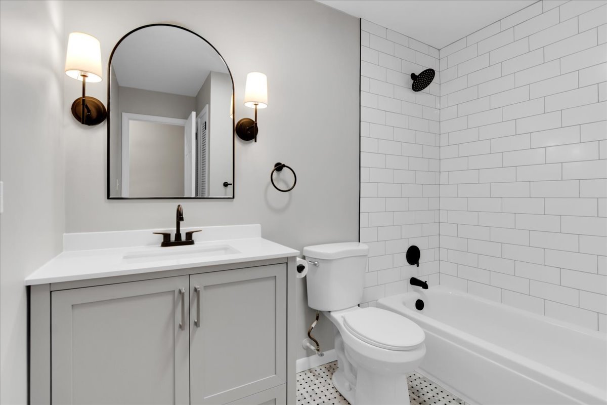 643 Kohley Road Lisle, IL 60532 - Photo 11 of 24 Gallery Image 11