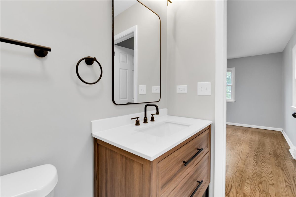 643 Kohley Road Lisle, IL 60532 - Photo 15 of 24 Gallery Image 15