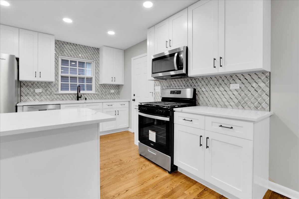 643 Kohley Road Lisle, IL 60532 - Photo 9 of 24 Gallery Image 9