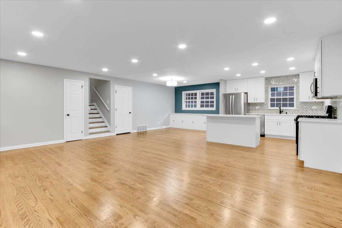 643 Kohley Road Lisle, IL 60532 - Photo 10 of 24 Gallery Image 10