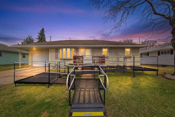 $240,000 | 522 West Lincoln Street, Waupun, WI 53963