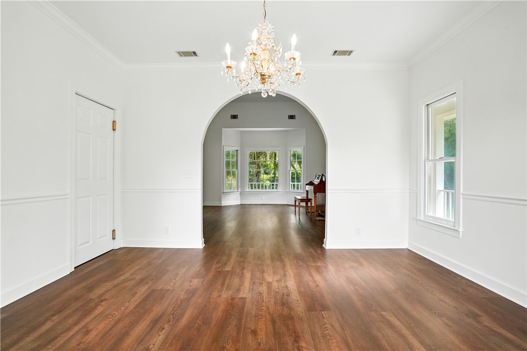 217 Settlers Road St. Simons Island, GA 31522 - Photo 9 of 30 Dining Room