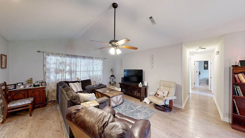 104 East Roxbury Road Dothan, AL 36305 - Photo 7 of 26