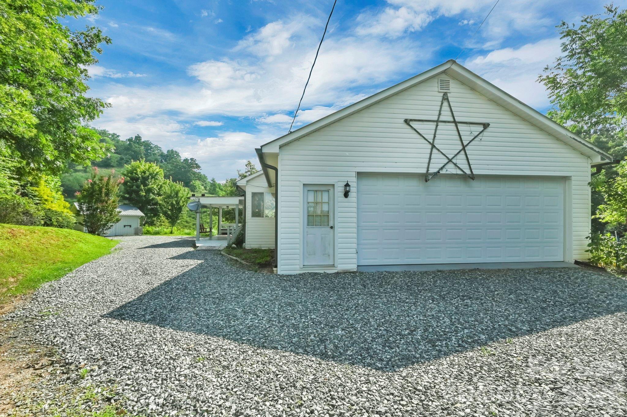 553 Morgan Branch Road Marshall, NC 28753 - Photo 12 of 41