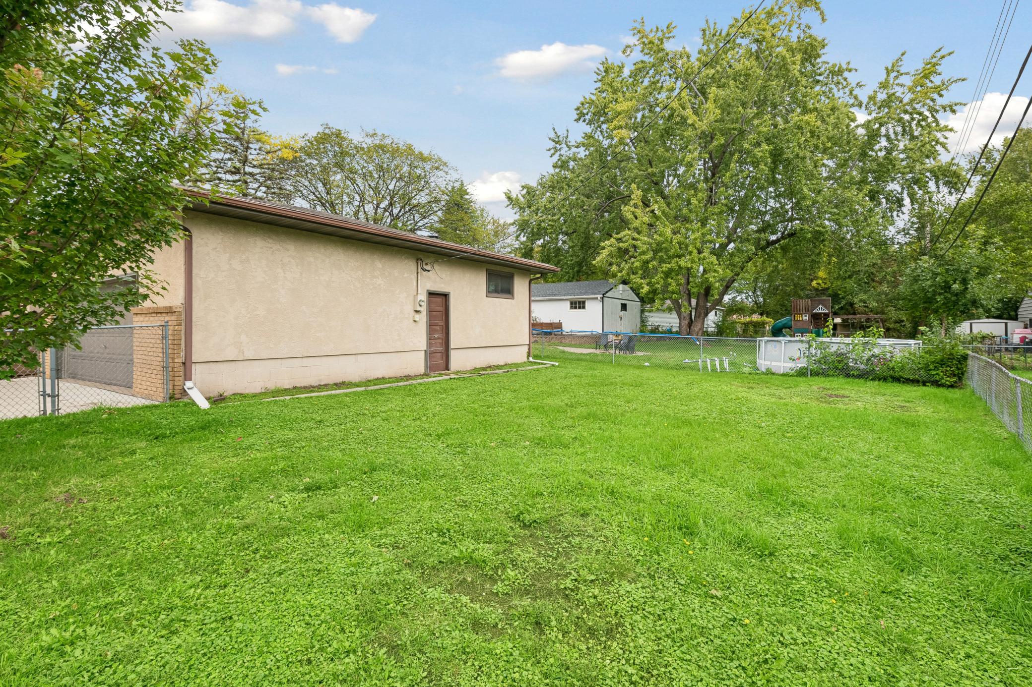 2267 Mohawk Road North St. Paul, MN 55109 - Photo 38 of 40 Gallery Image 38