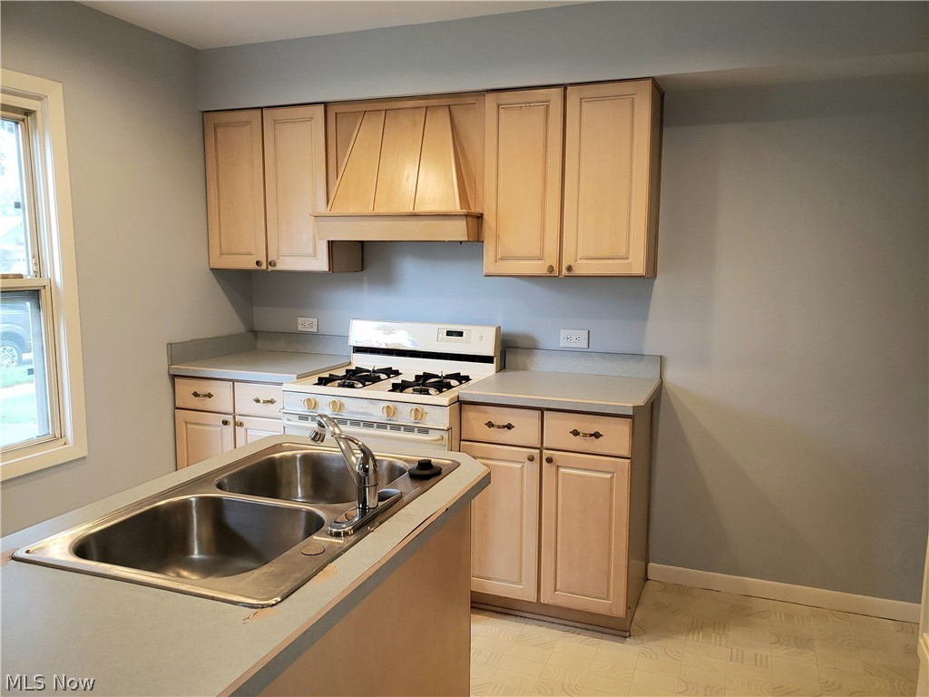 5375 Summit Road Cleveland, OH 44124 - Photo 10 of 20