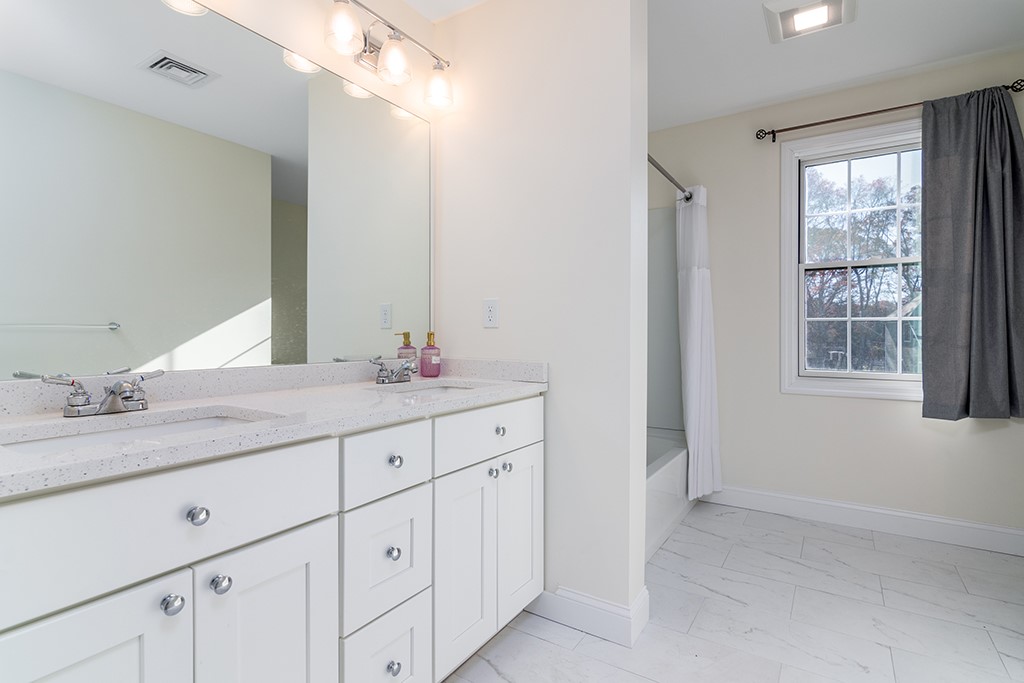 28 Lyne Road Tiverton, RI 02878 - Photo 22 of 30