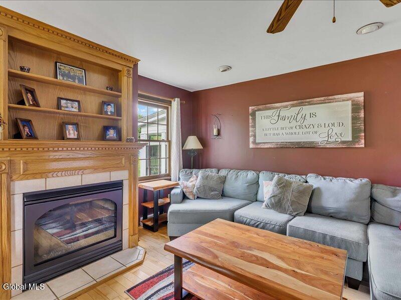 966 Maple Hill Road Schodack, NY 12033 - Photo 4 of 47 1000022851