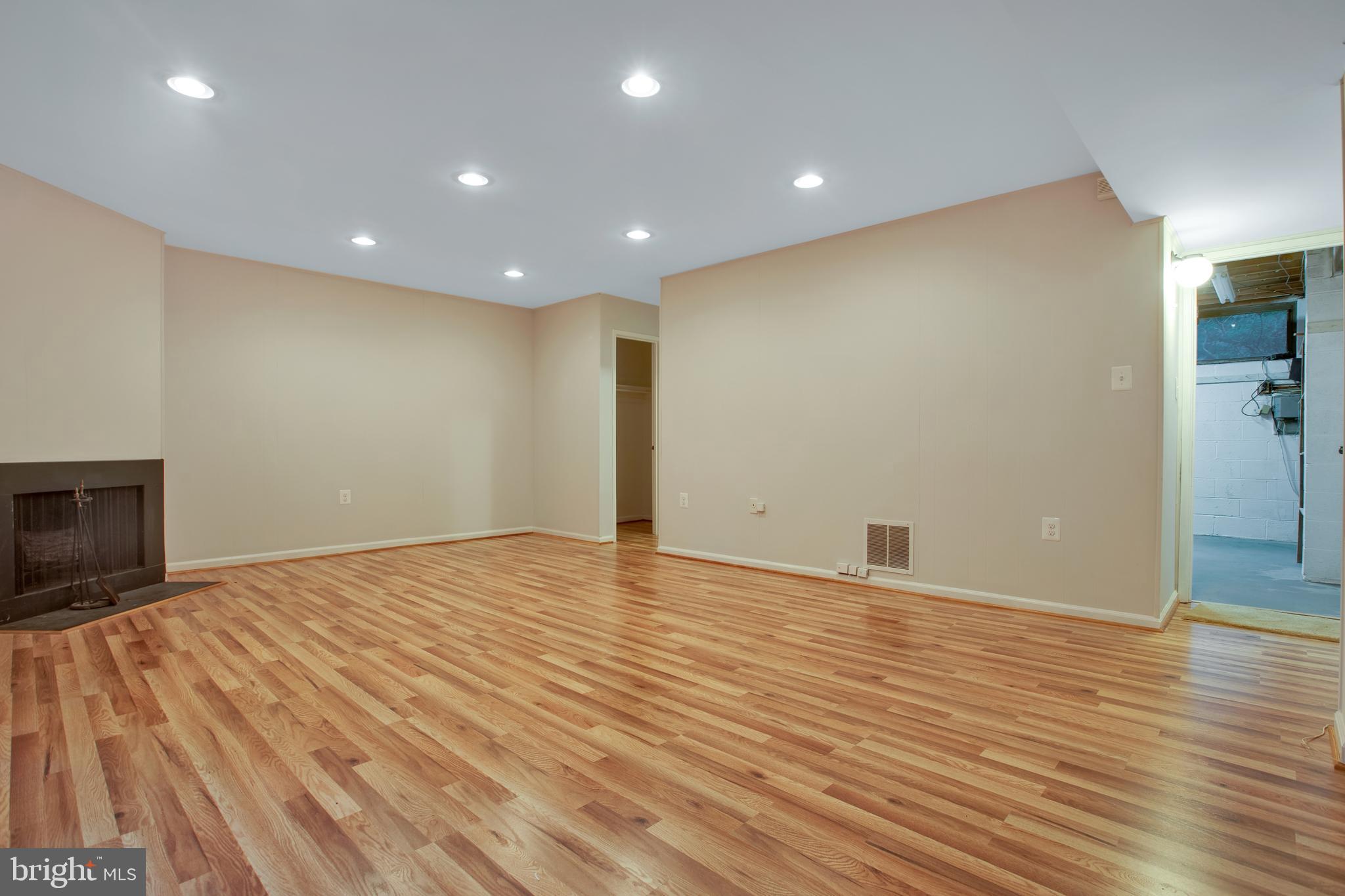 8014 Inverness Ridge Road Rockville, MD 20854 - Photo 12 of 35 Family room