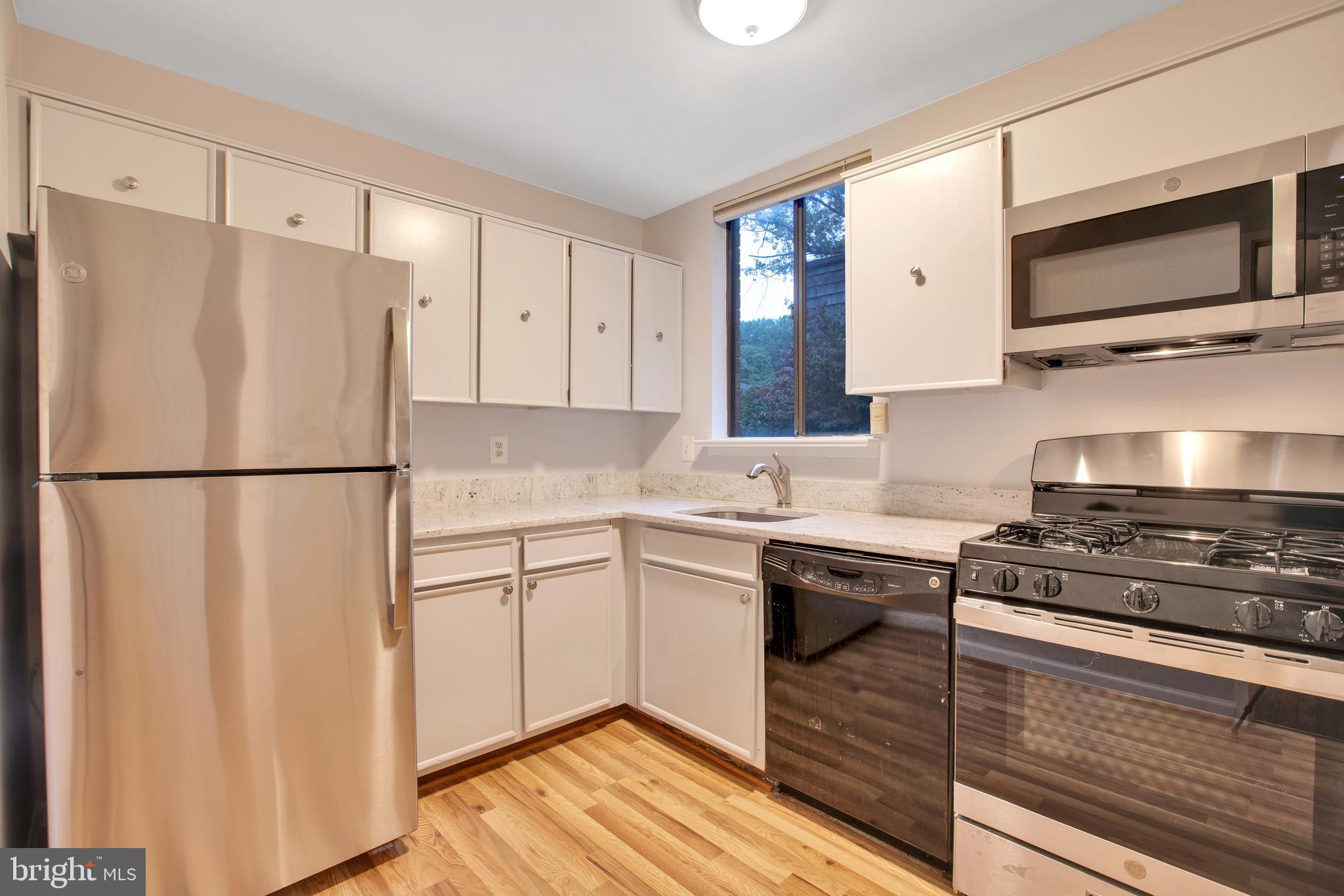 8014 Inverness Ridge Road Rockville, MD 20854 - Photo 13 of 35 Kitchen with stainless steel appliances