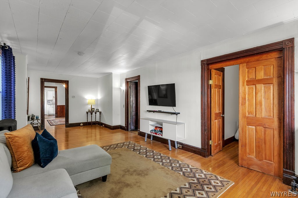 175 Congress Street Buffalo, NY 14213 - Photo 35 of 48 2nd floor: Double living room with acess to second
