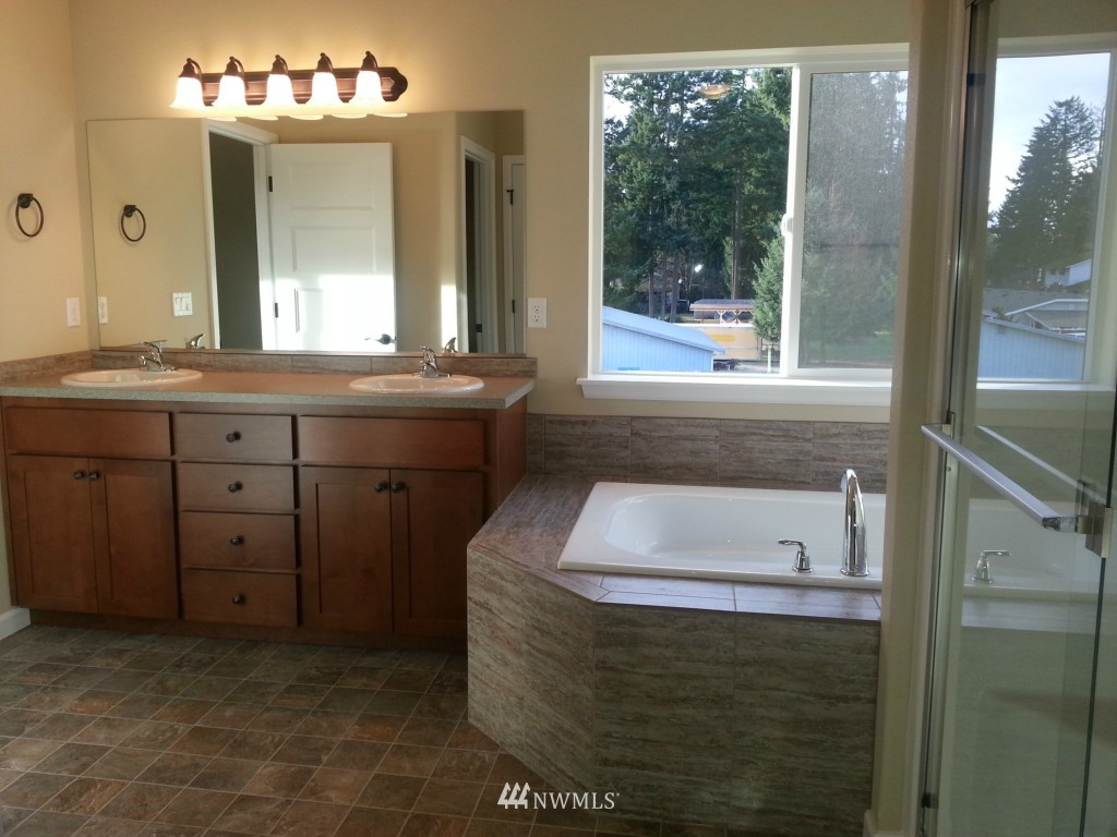 4643 Rosa Court Lacey, WA 98503 - Photo 14 of 20