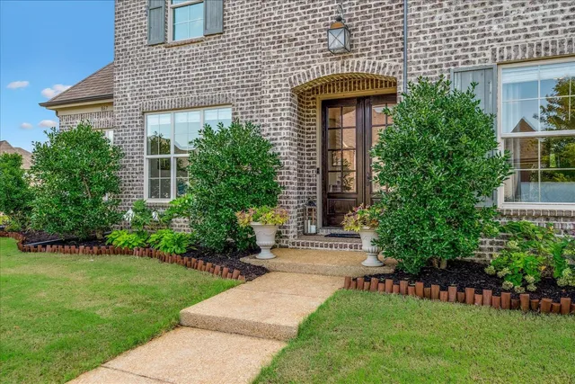 $795,000 | 867 Cypress Pond Cove, Collierville, TN 38017
