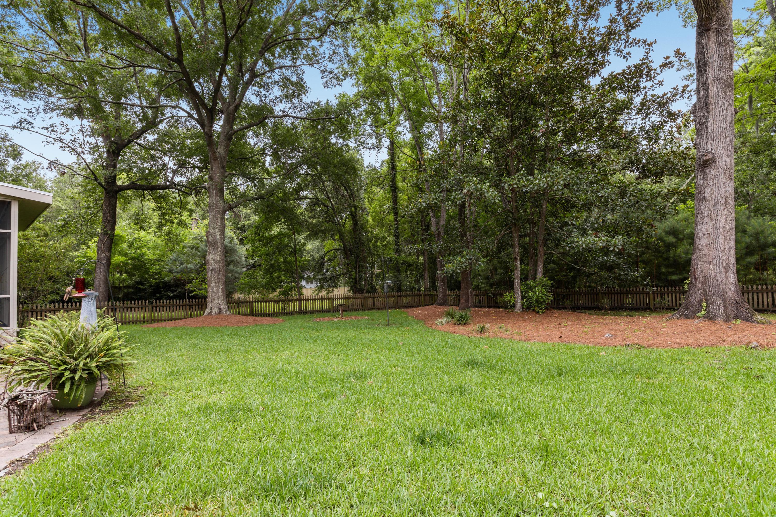 1043 Governors Road Mount Pleasant, SC 29464 - Photo 18 of 21 Back yard