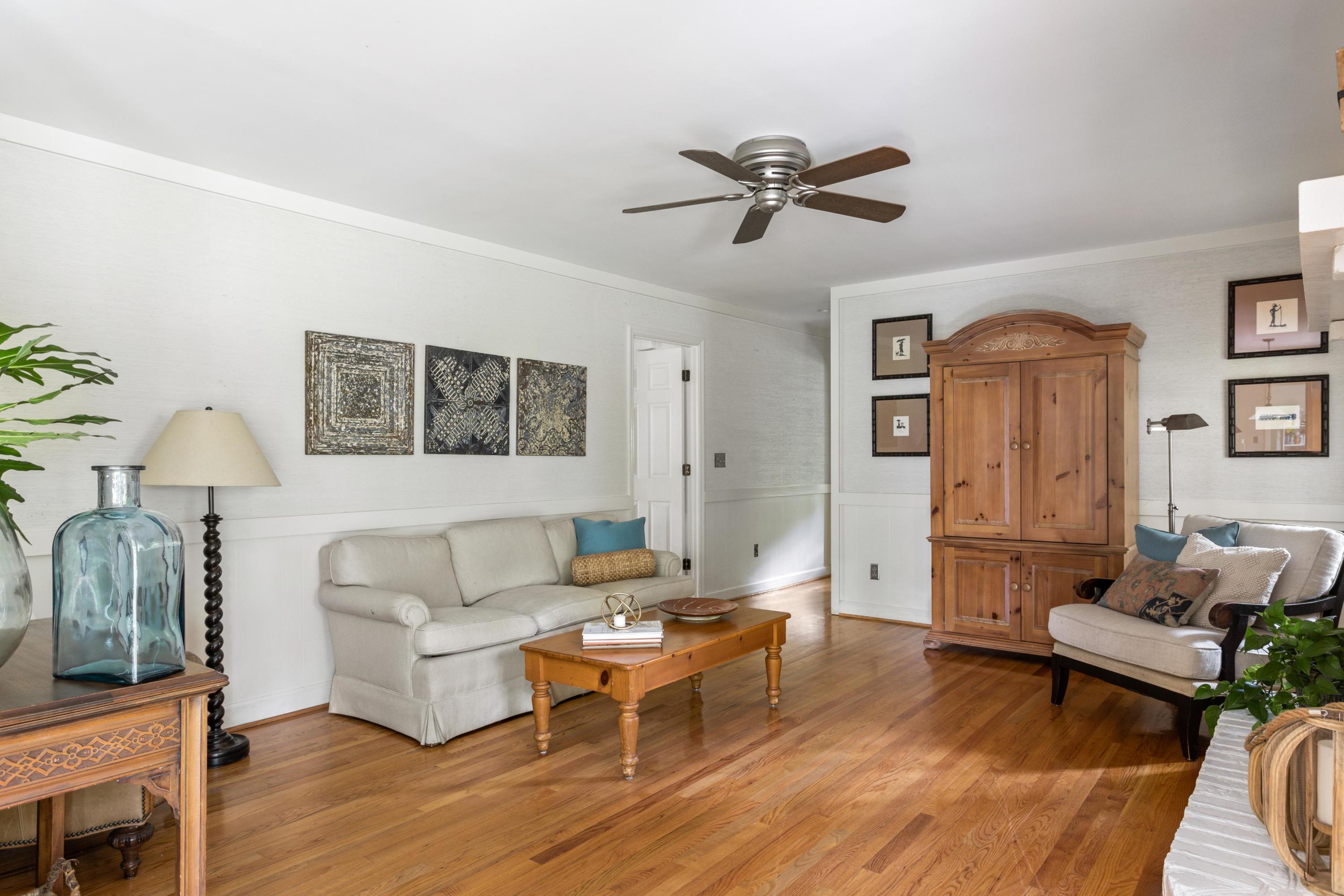 1043 Governors Road Mount Pleasant, SC 29464 - Photo 5 of 21 Family Room