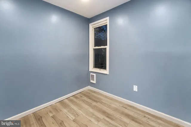 a view of empty room with window