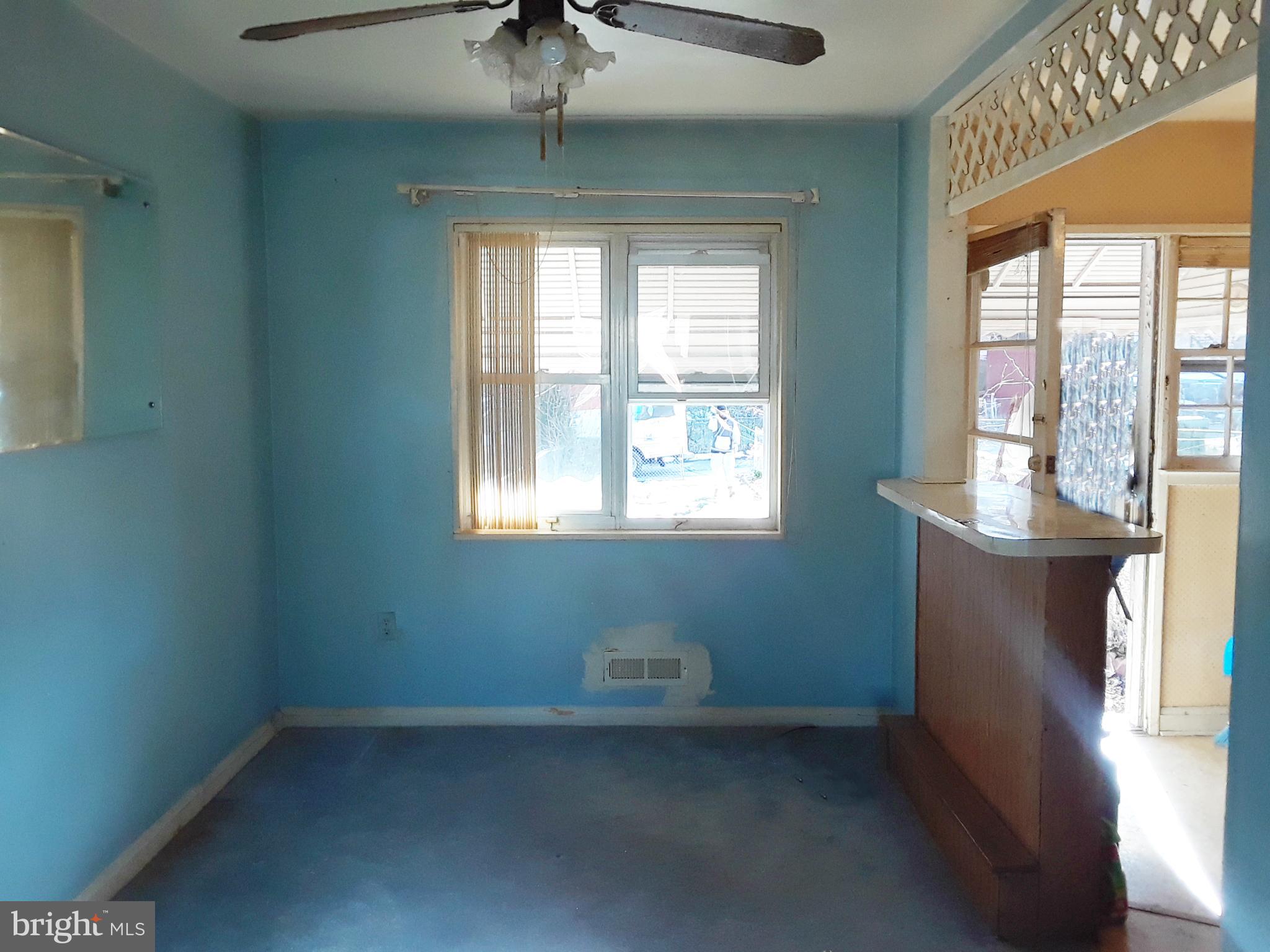 534 Brisbane Road Baltimore, MD 21229 - Photo 6 of 12 Dining Room