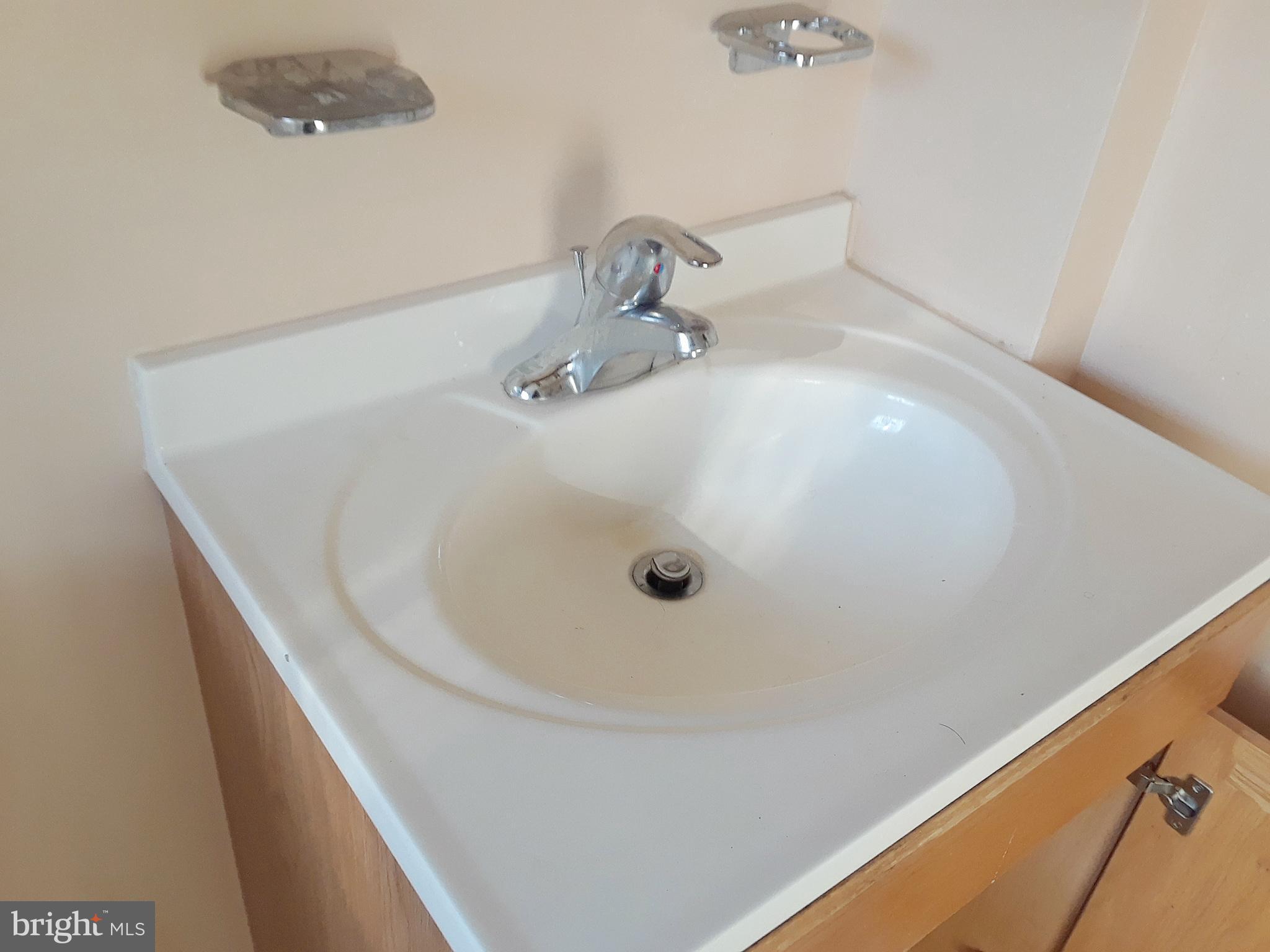 534 Brisbane Road Baltimore, MD 21229 - Photo 8 of 12 Bath