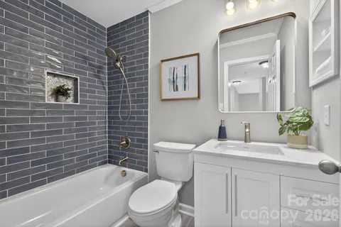 $740,000 | 8900 Valewood Court, Charlotte, NC 28210