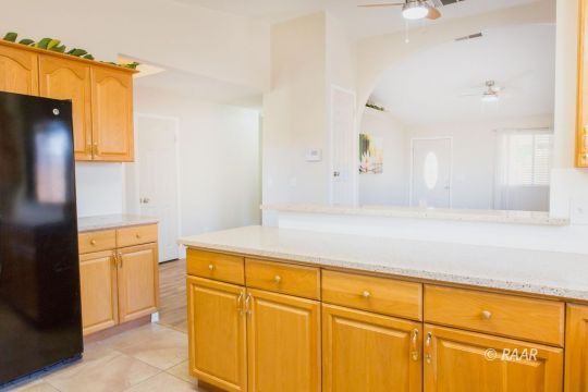401 Marlene Court Ridgecrest, CA 93555 - Photo 12 of 30 a bathroom with a sink a mirror and a bath tub