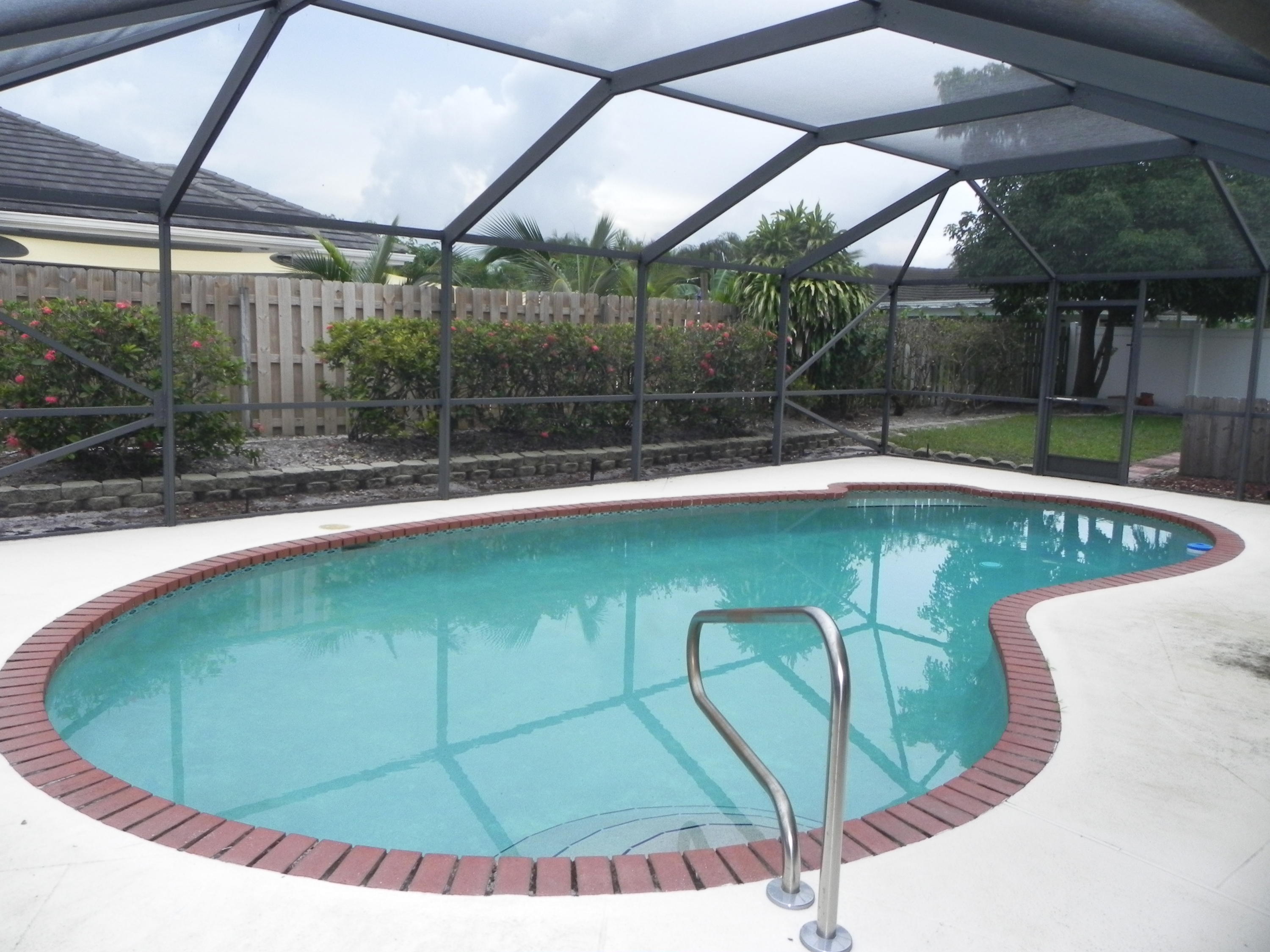 6 Hickory Hill Road Tequesta, FL 33469 - Photo 3 of 19 Lovely Tequesta Pines Home