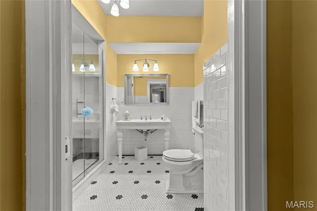 $377,000 | 4954 Lindell Boulevard, Unit 6E, St. Louis, MO 63108