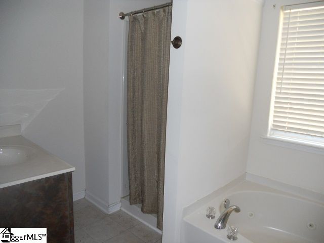 207 Ridgebrook Way Greenville, SC 29605 - Photo 5 of 11 Gallery Image 5