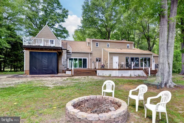 $995,000 | 7814 O O Neil Road, Gloucester, VA 23061