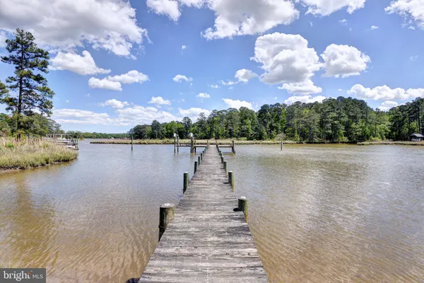 $995,000 | 7814 O O Neil Road, Gloucester, VA 23061