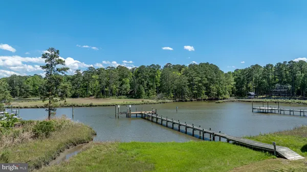 $995,000 | 7814 O O Neil Road, Gloucester, VA 23061