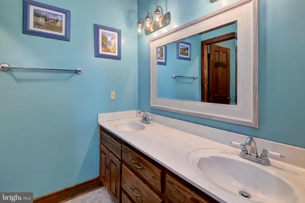 $995,000 | 7814 O O Neil Road, Gloucester, VA 23061
