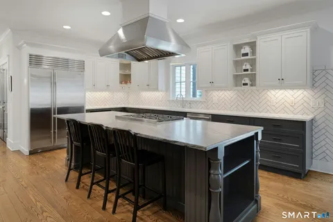 $4,250,000 | 2 Roland Drive, Darien, CT 06820