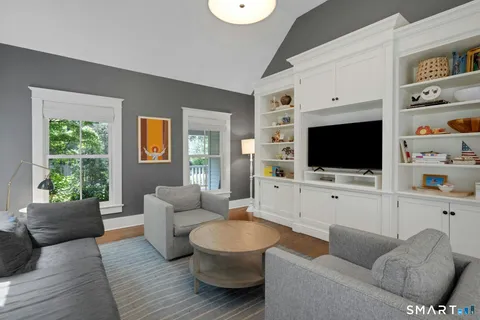 $4,250,000 | 2 Roland Drive, Darien, CT 06820