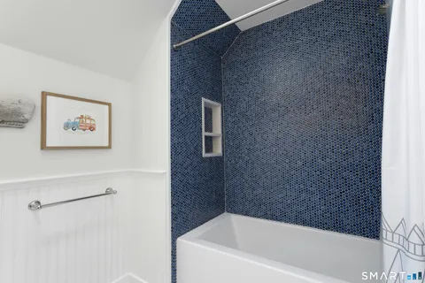 $4,250,000 | 2 Roland Drive, Darien, CT 06820