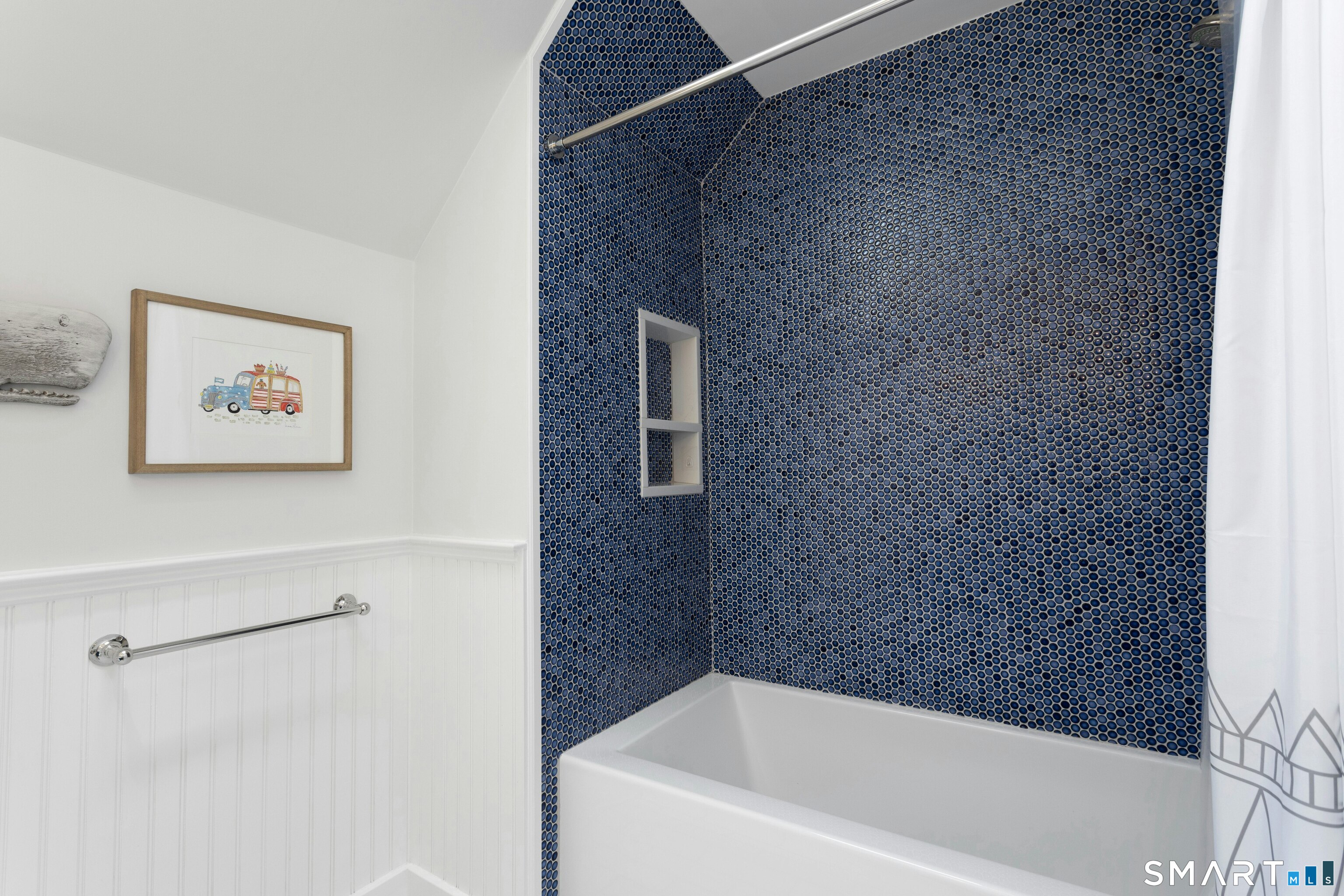 2 Roland Drive Darien, CT 06820 - Photo 27 of 40 3rd floor hall bathroom