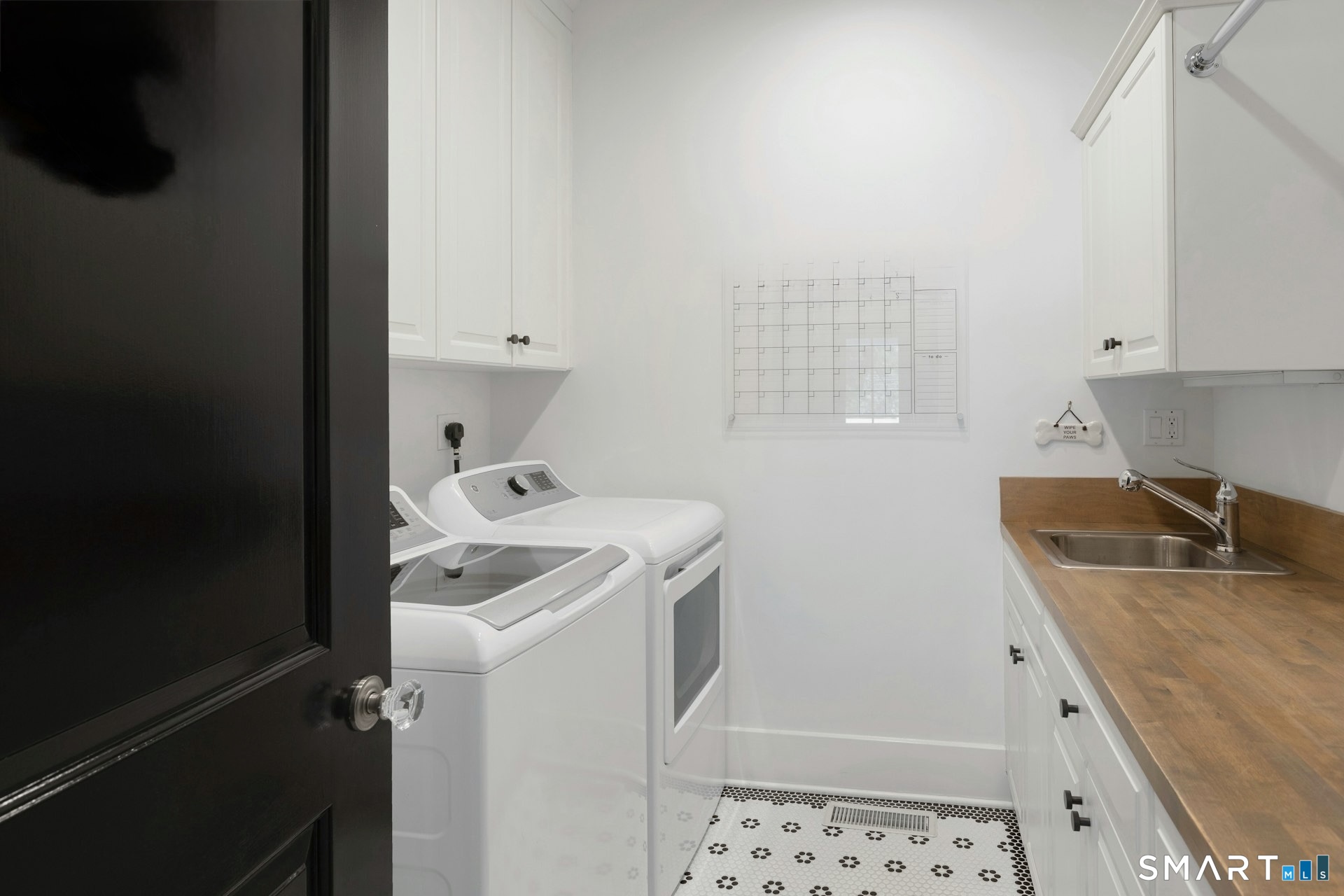 2 Roland Drive Darien, CT 06820 - Photo 33 of 40