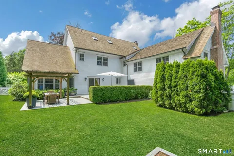 $4,250,000 | 2 Roland Drive, Darien, CT 06820