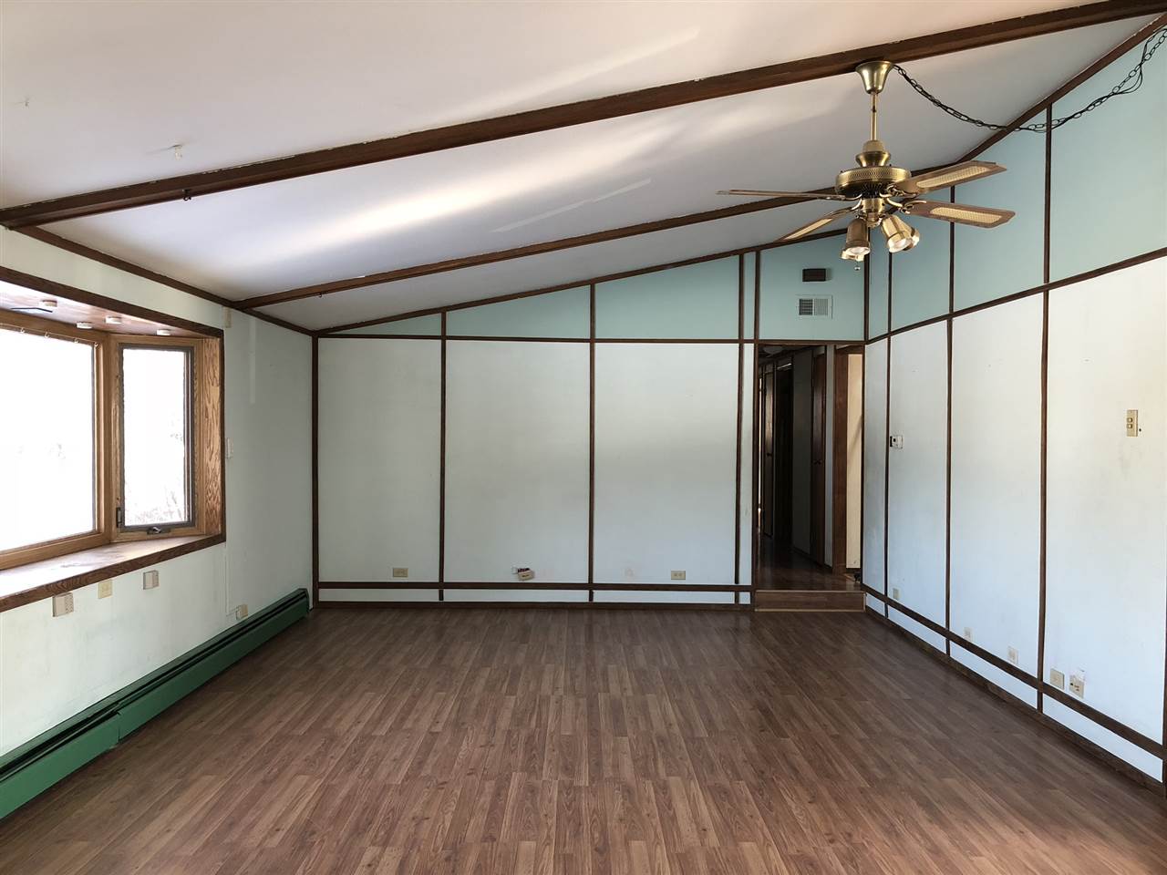 1951 Carrier Road Palo, IA 52324 - Photo 5 of 13 Gallery Image 5