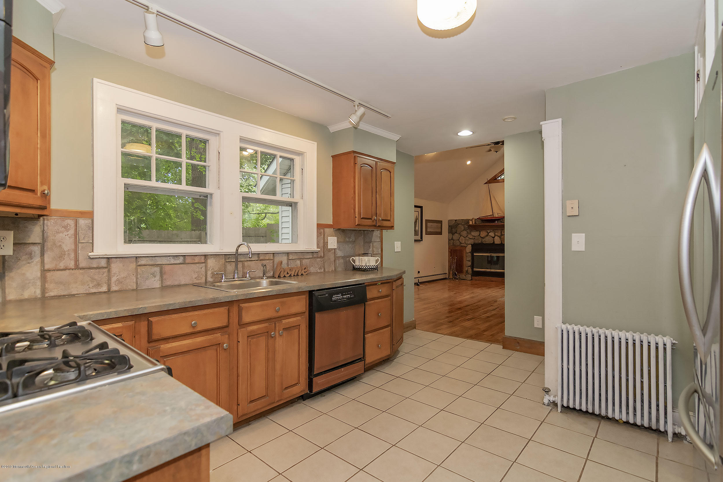 500 Locust Point Road Rumson, NJ 07760 - Photo 8 of 33 Kitchen