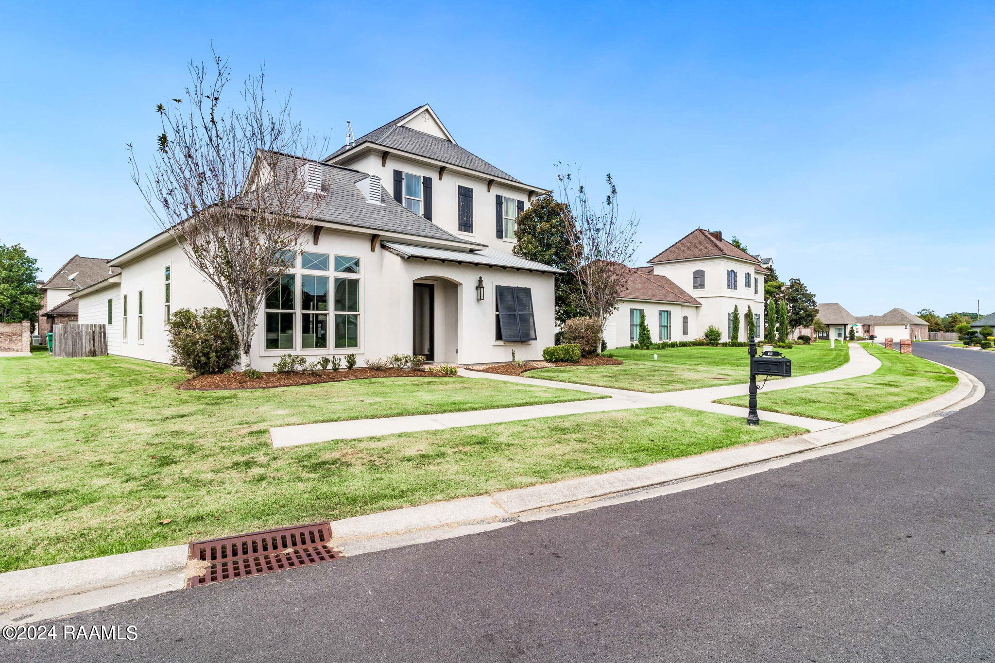 310 Torrenova Circle Lafayette, LA 70508 - Photo 3 of 39 4-web-or-mls-310 Torrenova-1