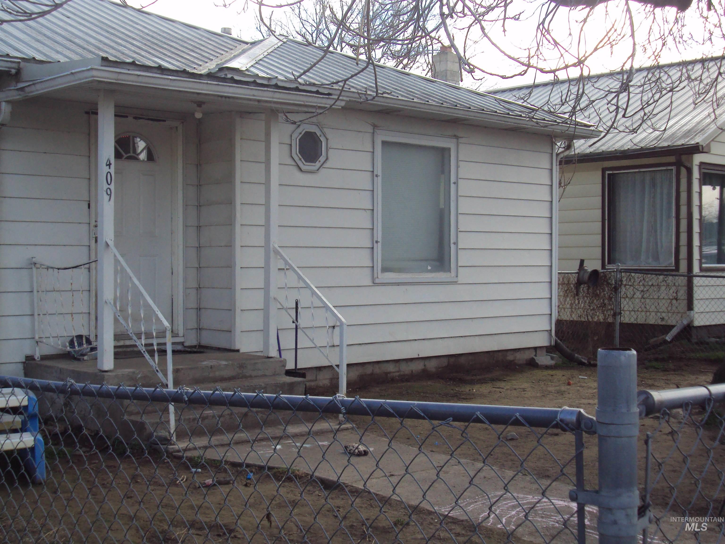 413 9th Street Clarkston, WA 99403 - Photo 1 of 17